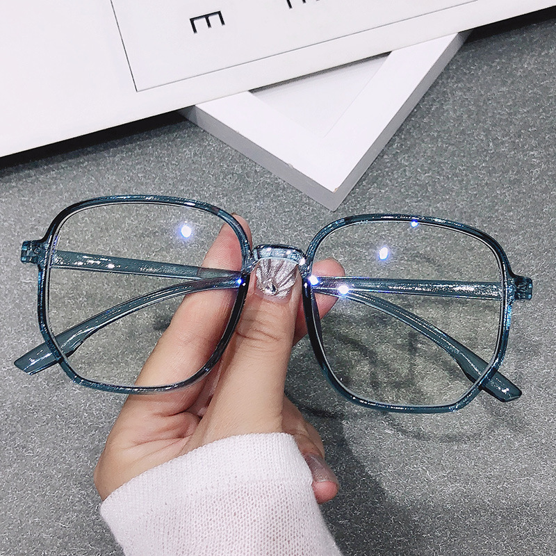 BlueShield Glasses (ব্লু-লাইট থেকে সুরক্ষার জন্য)