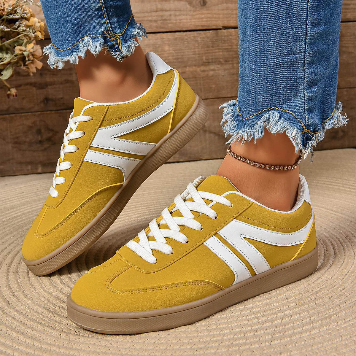 Women’s Casual Slip-On Leather Flats – Lace-Up Round Toe Sports Shoes